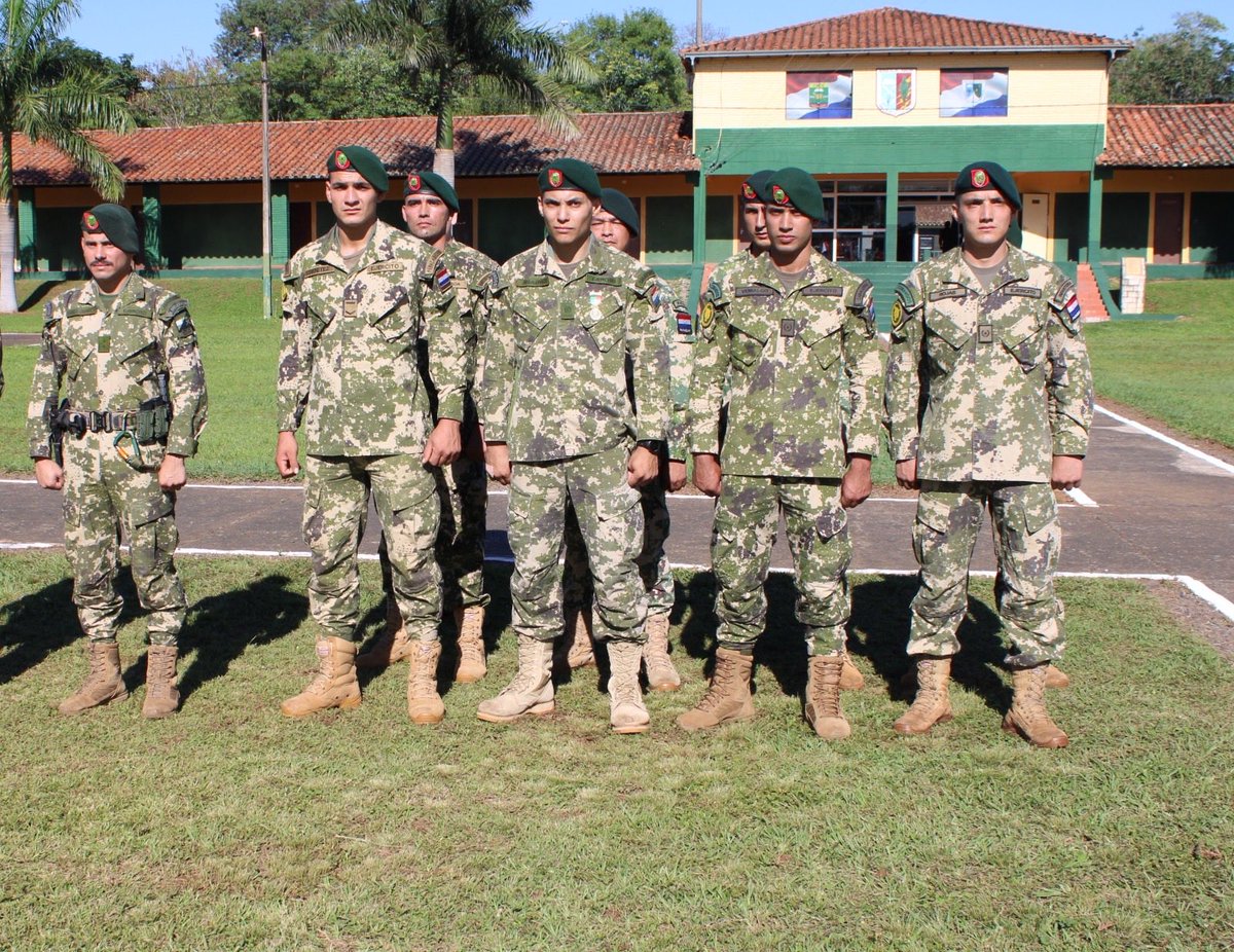 py_rep's tweet image. Personal del REP, ha finalizado  satisfactoriamente el Curso de "Comandos", desarrollado en el CIMOE, la Ceremonia estuvo presidida por el Señor Comandante del Ejército Paraguayo GRAL EJ Manuel Rodríguez Sosa. 
📌+ info en: facebook.com/share/p/1DHwUv…
