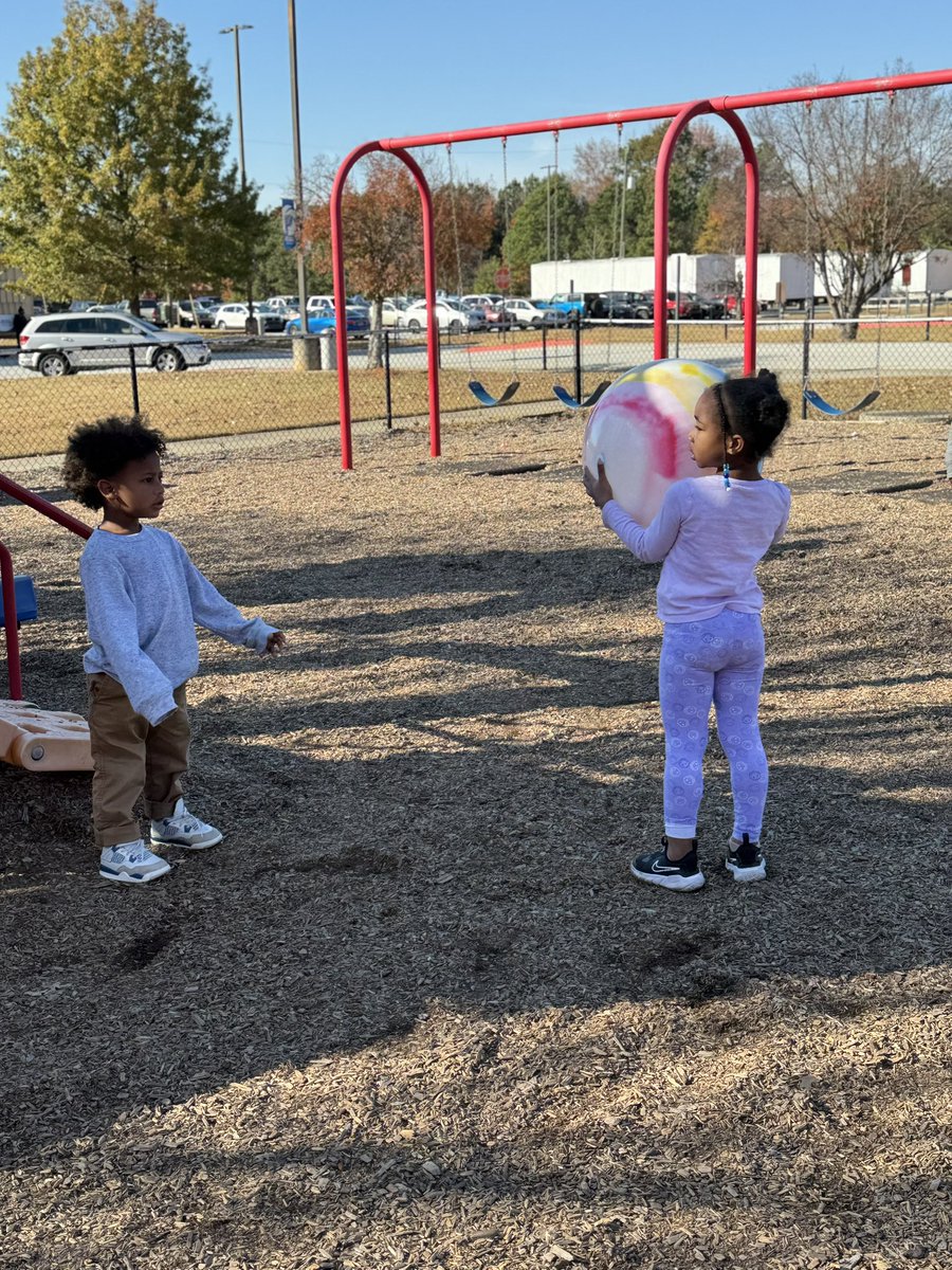 RCPS_EarlyLearn's tweet image. Big kicks, tiny tosses, endless giggles—our afterschool crew had a ball today!”
#afterschool #playground #dph #pat