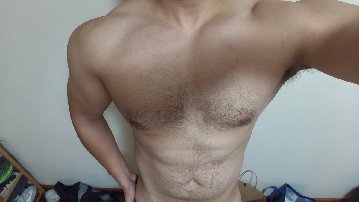 uling1994's tweet image. 也算是瘦一点了