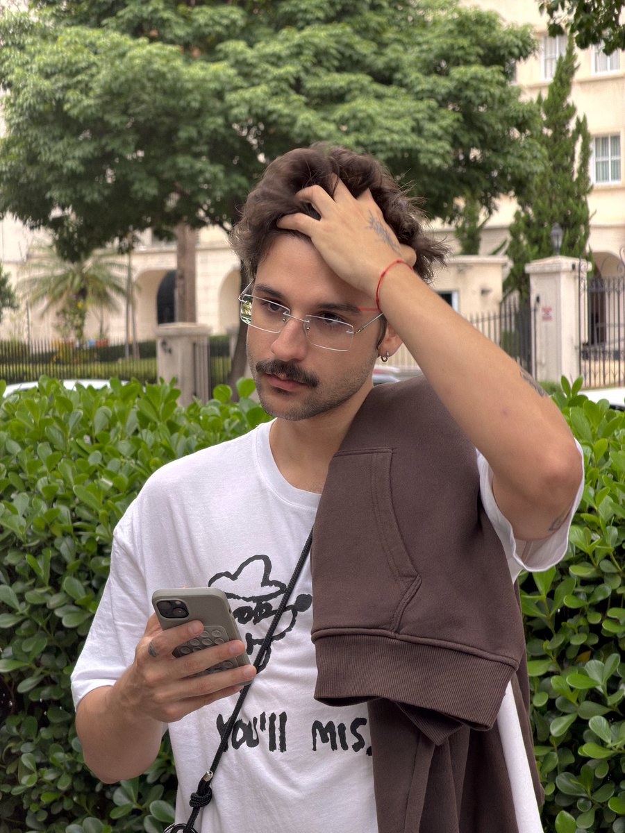 guiarchive's tweet image. .