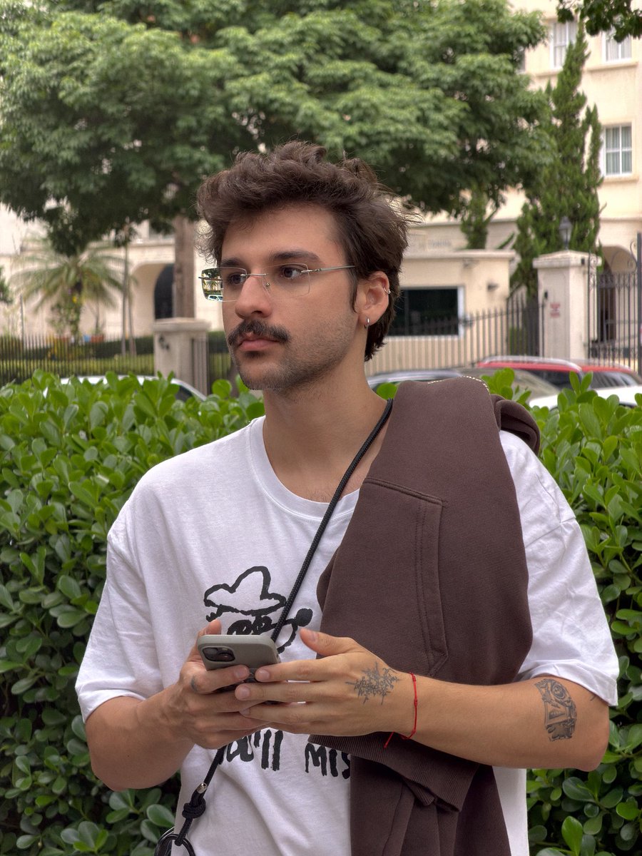 guiarchive's tweet image. .