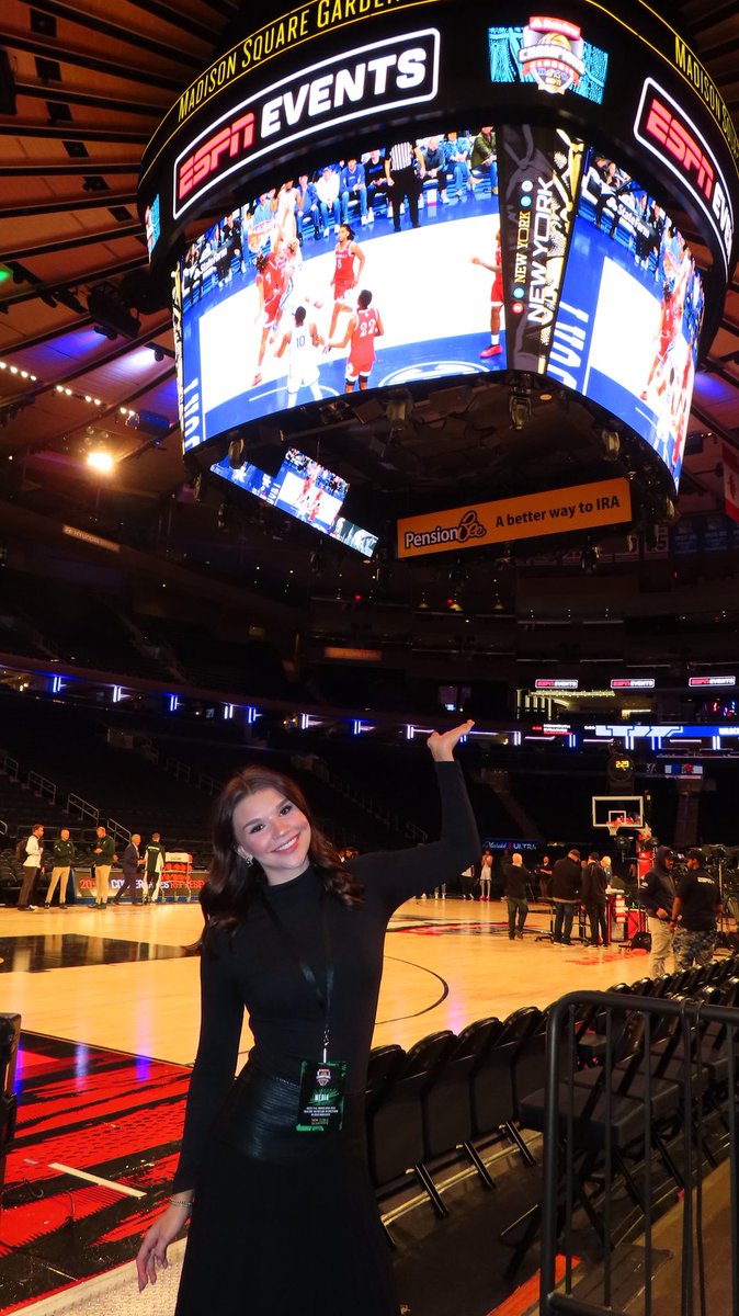 Another day living the dream. Kentucky v. Michigan State. State Farm Champions Classic. LETS DO THIS THINGGG #BBN #KentuckyMBB