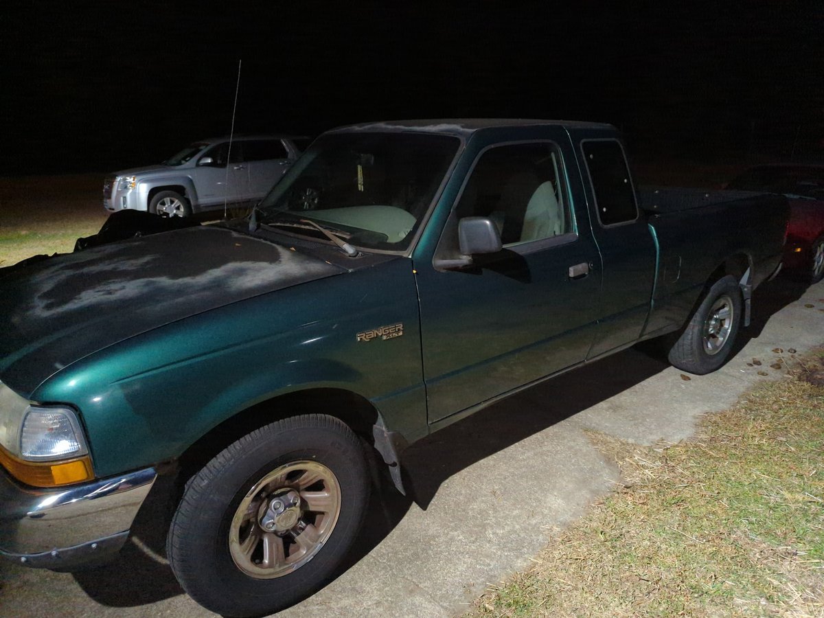 YuisBestTanker's tweet photo. 300$ Ford ranger 🤑🤑🤑 https://t.co/WtiTyk1pgE