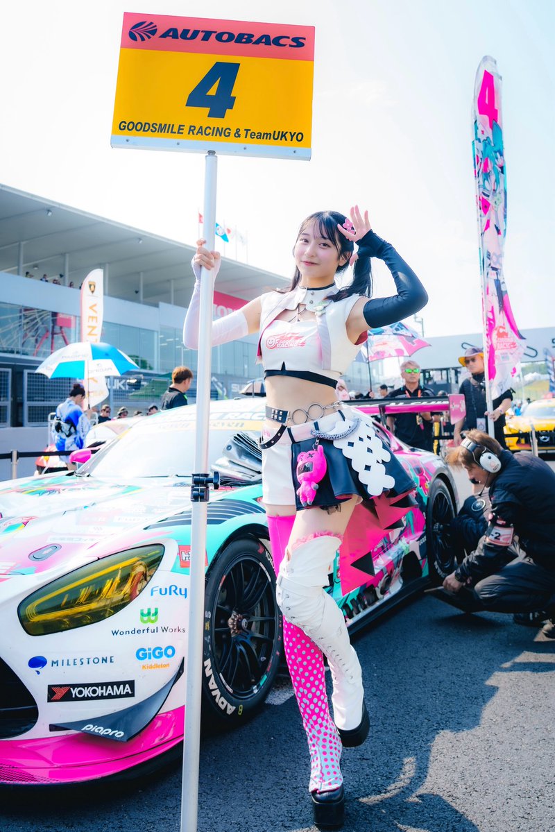 eyes_asanokira's tweet image. おはきら( ˶˙ᵕ˙˶ )☀️

この度朝野姫羅は #レースアンバサダー を卒業します🌸

2年間いっぱい愛してくれて有難う！
こんなに大きくなりました！！！

眼帯写真みんな上げてて面白い🤣
私は（み）さんに貰ったちょい怖写真で対抗します📸
 #レースクイーン  #fightgsr  #SUPERGT