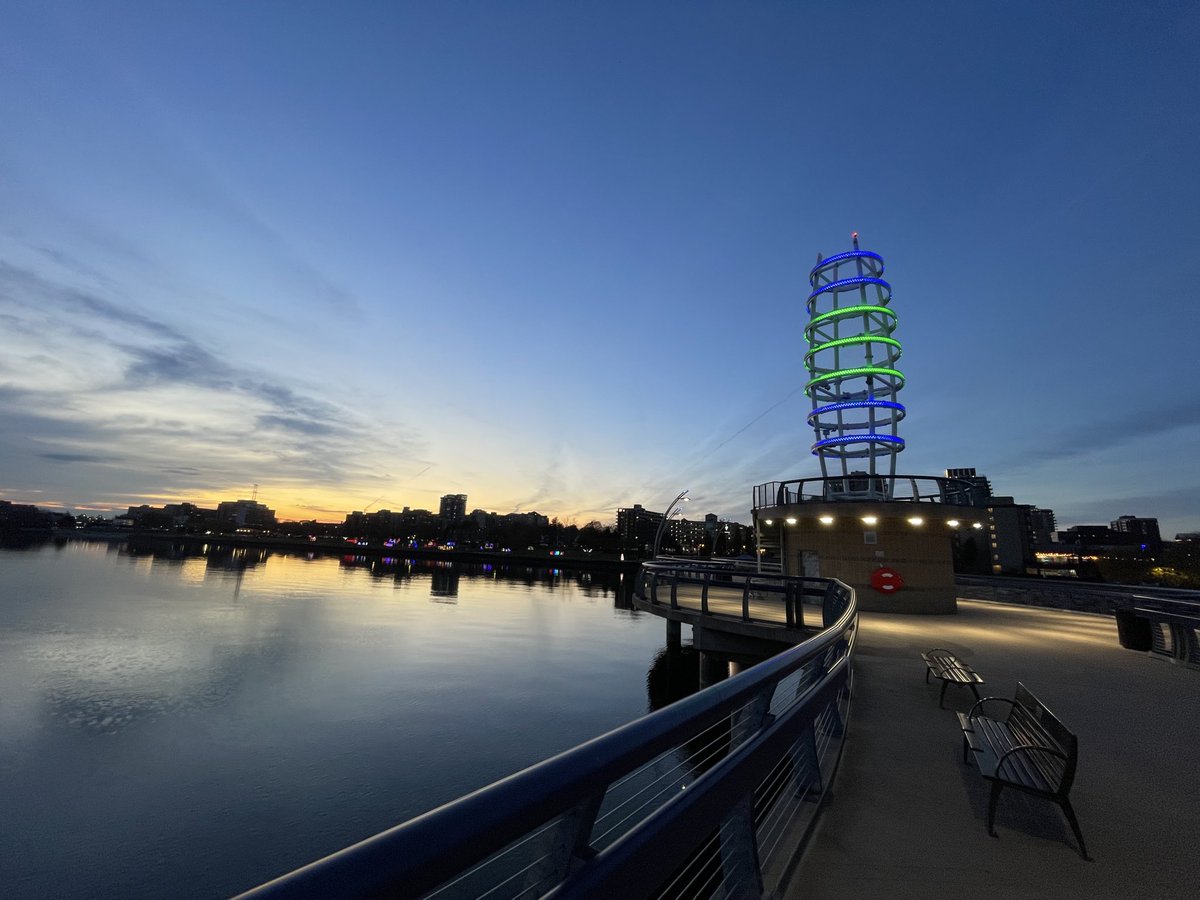 WoodviewMHAS's tweet photo. ✨ What a sight! The Brant Street Pier is glowing in Woodview blue and green tonight — a beautiful tribute as we celebrate our incorporation back on November 21, 1960!  

Thank you to the @cityburlington for honouring our 65th anniversary in such a meaningful way.  💙💚 https://t.co/czmbrDG9YD