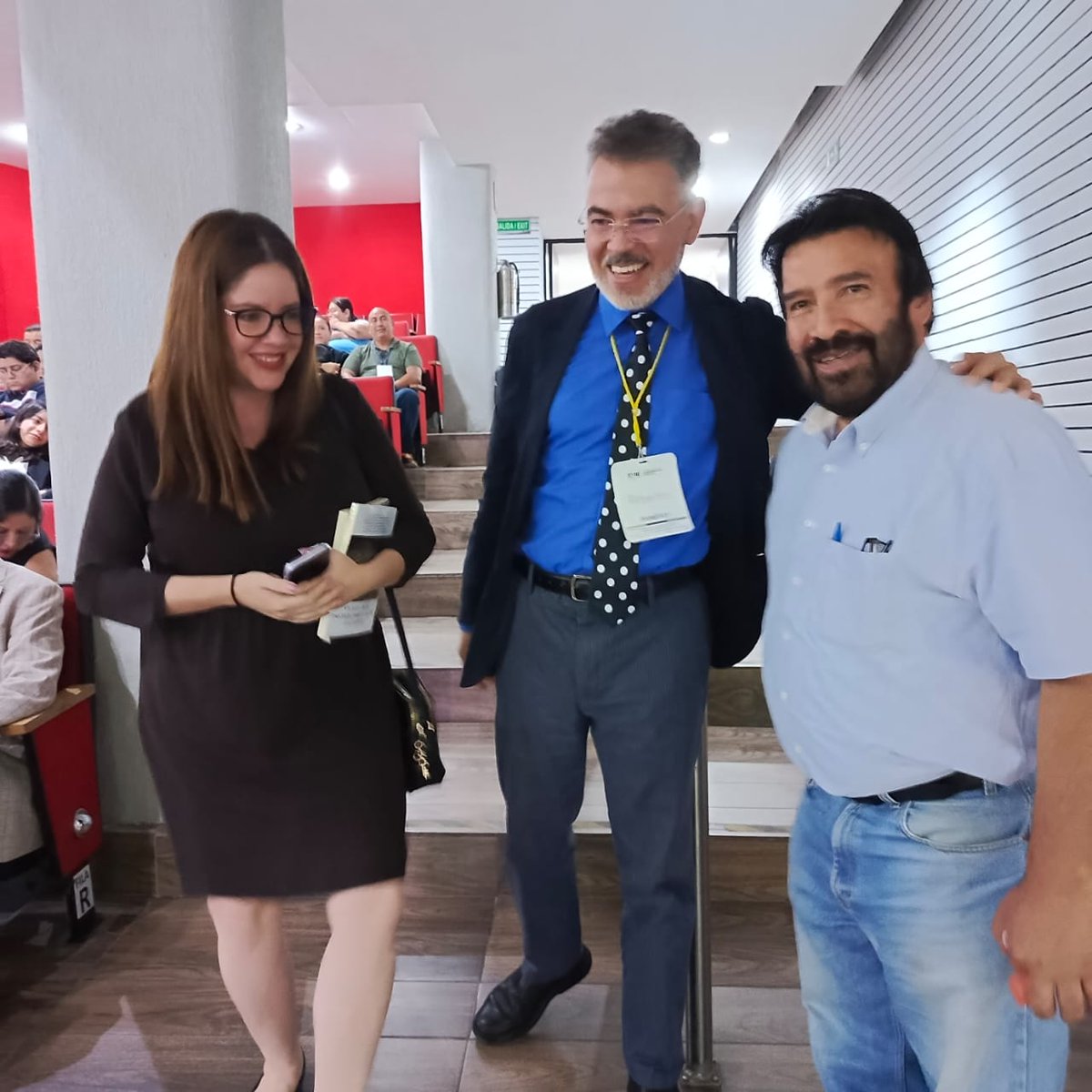 ISIDM1's tweet photo. Todo un éxito en la presentación de los trabajos de los académicos,  alumnos de la maestría y del doctorado, así como las Gestiones de Innovación Administrativa de la Dirección de la Institución encabezadas por el Dr. César Santoyo Muñoz, https://t.co/OkZMSpc6Sx