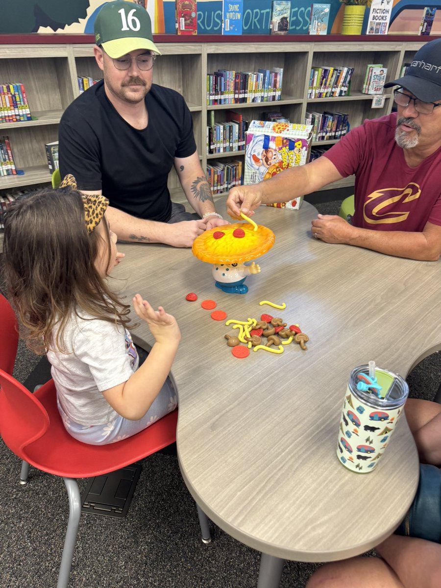 runhappy77's tweet image. Pre-K Family Game Night at Chumbley! Lots of fun had by all! @NISD_ECE @NISDChumbley