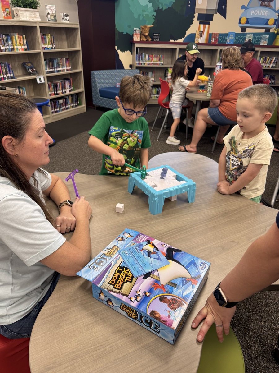 runhappy77's tweet image. Pre-K Family Game Night at Chumbley! Lots of fun had by all! @NISD_ECE @NISDChumbley