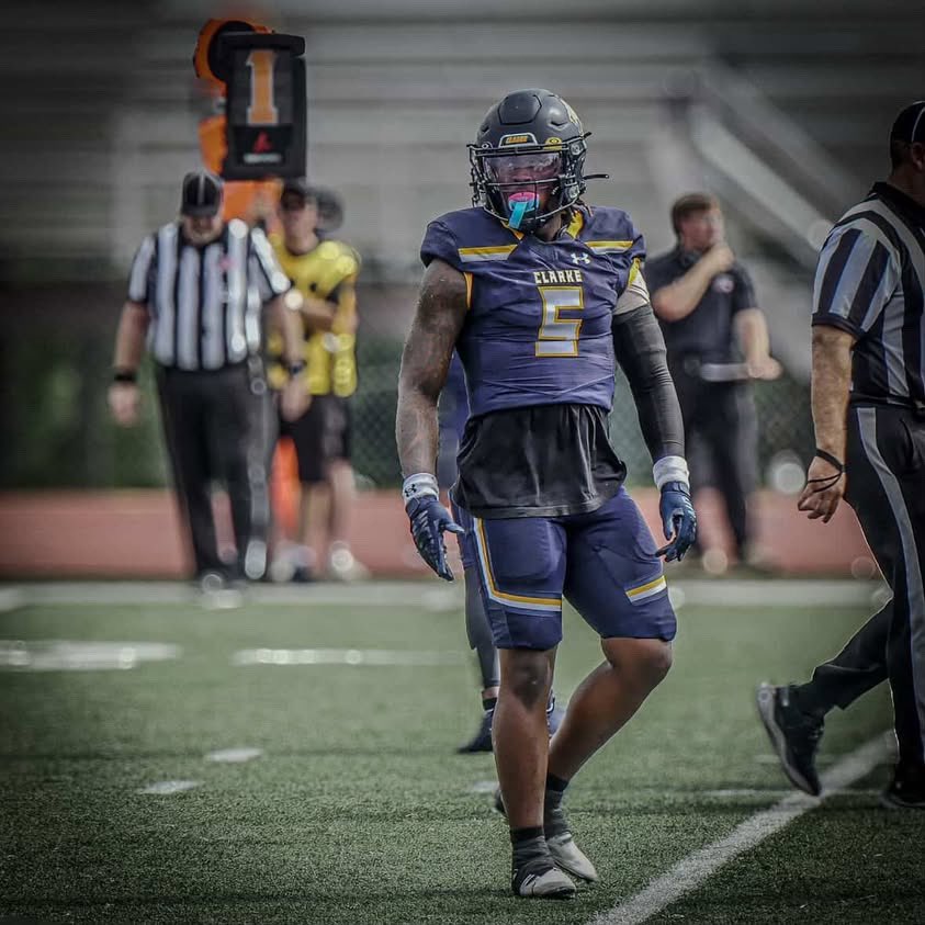 imfokused_aj's tweet image. After a great conversation with @CoachLennox_ I’m blessed to receive another offer from Clarke University @ClarkePrideFB #THECODE 🦁
@FJReitzFootball