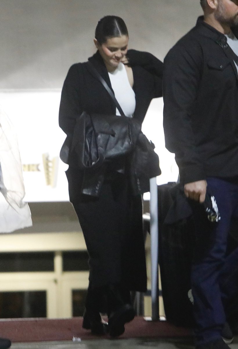 Selena Gomez arriving at Tame Impala concert in Los Angeles [November 17]