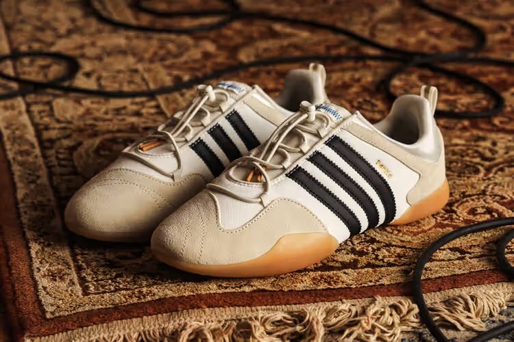 ChefDoomy's tweet image. Pretty urgent request.

I’m looking for the Bad Bunny x adidas Ballerina in Off White (JQ9229) in sizes 6, 6.5, 7, and 7.5 (4 pairs total). If someone has these available for sale, please DM me. You must be able to ship expedited.

Reposts are greatly appreciated.