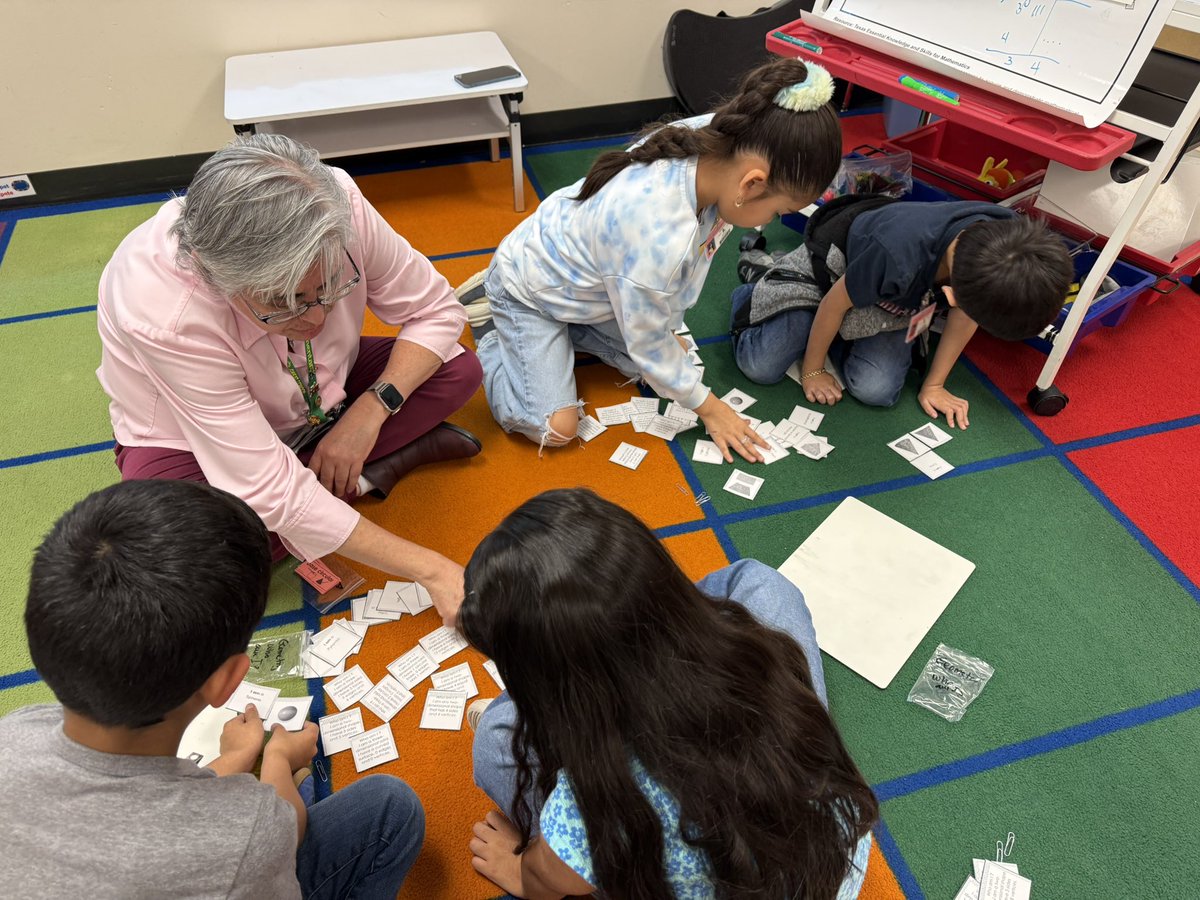 MrsFriendTweets's tweet image. Ms. Bravo’s 2nd graders explored geometry through a powerful bridge lesson, strengthening math knowledge in both Spanish and English! 💡✏️ Love seeing our students grow as bilingual mathematicians. 🐊 #DualLanguage #PISDMathChat #GardensElementary