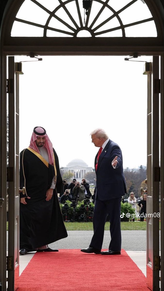 اقلط على العز ورقى  فوق هام السحاب 
يا سيدي راسنا من عز رأسك رقا

بعزومك اللي قوية ينفتح كل باب 
بأمر الولي في وجودك ما نعرف الشقا

 شف همتك يا محمد يا عزيز الجناب 
جابت لنا كل صعبن والنهار أشرقا 

الحمد لله بفضل الله بلغنا النصاب 
متى تعود لنا ويطيب معك اللقا

 عبدالله الشهيب