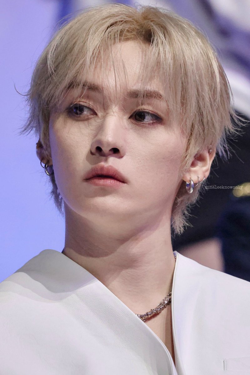 people in qrts going crazy pretending like all of this is a fansite editing meanwhile all they did was make his face smaller… i don’t see anyone going this batshit crazy when they edit idols till they’re unrecognised but i get it leeknow already has the highest level visual