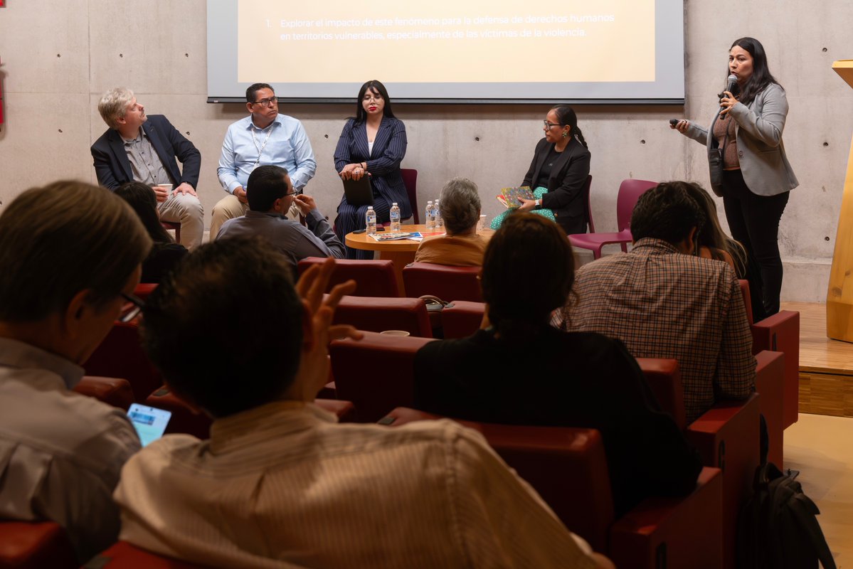 La investigación Voces en resistencia: libertad de expresión y zonas silenciadas 🤫en #Sinaloa, se presento el pasado viernes en #Culiacán 

Un esfuerzo de Iniciativa Sinaloa con respaldo de la Embajada de <a href="/NoruegaMexCA/">Noruega en MX y CA</a>  🇳🇴

Consulta el comunicado aquí 👇iniciativasinaloa.org.mx/casi-la-mitad-…