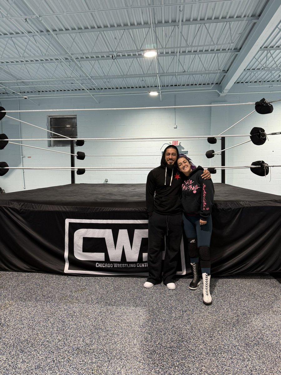 itsBayleyWWE's tweet image. Just crying in wrestling rings on a cold Chicago Tuesday night ❤️ @MustafaAli_X