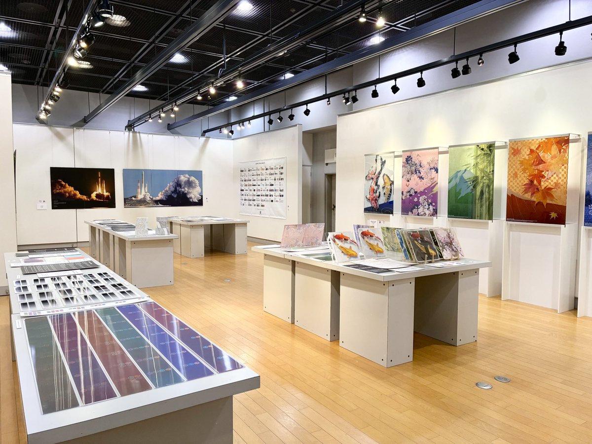 本日から名古屋にてグラフィックトライアル2025の作品が展示されています！
また、本日夕方開催のデザインセミナーにご参加の方は、気を付けていらしてくださいね✨
・
「デザインの話」展
会期：11/19～11/24
会場：ナディアパーク４階 国際デザインセンター デザインギャラリー
・
#graphictrial