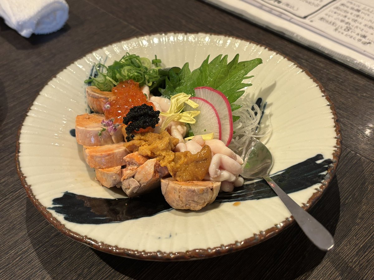 去年 #だめんず2024 で同じ役だった灘ちゃんの舞台 #ユメノカケラ を先日観劇してきました！

ラチエンブラザーズさんの実話から生まれた物語。
夢を追う人も、応援する人も、諦めた人の覚悟や優しさ、痛みが美しかった。

その後痛風食べながら【一生青春】の日本酒飲みました🍶