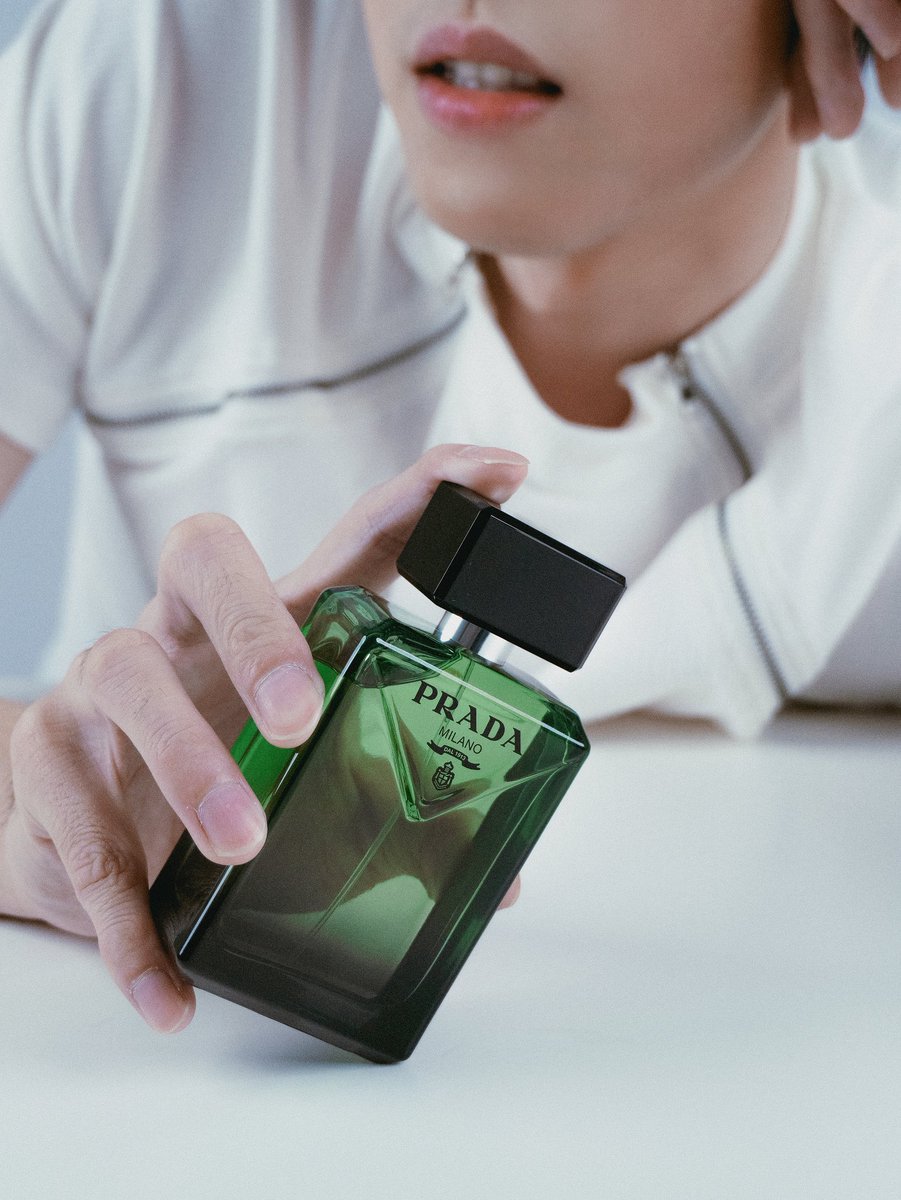 WHAT IF THERE'S ANOTHER WAY with #Pradaparadigme
@pradabeauty #PradaBeauty #PradaFragrances