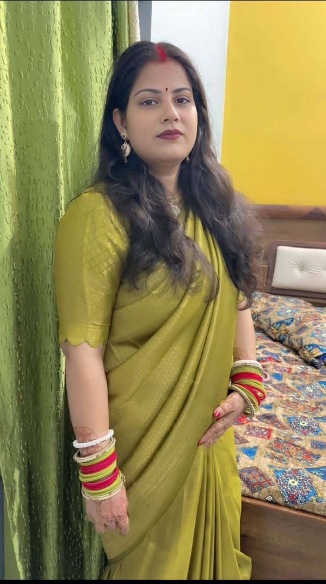 singhlaxmi4016's tweet image. शहर ज़रूरत है और गाँव सुकून,
हमे सुकून ने छोड़, ज़रूरतों ने अपना लिया 😊

#बज्म
#सिर्फ_तुम
#कलमाँजलि
#अनकहे_अल्फाज़
#काव्योदय
#पलकों_की_छांब_मे
#लक्ष्मी