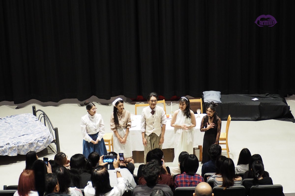 englitheatre's tweet photo. จบลงเป็นที่เรียบร้อยสำหรับละครเวทีเรื่อง “Carmilla (คาร์มีลลา)” ที่เกิดขึ้น ณ Music Hall หอดนตรี อาคารกิติยาคาร มหาวิทยาลัยธรรมศาสตร์ ศูนย์รังสิต ระหว่างวันที่ 14-15 พฤศจิกายน 2025 🎭✨

📸ประมวลภาพบรรยากาศของวันแสดงละครเวทีเอกภาษาและวรรณคดีอังกฤษ เรื่อง  “Carmilla (คาร์มีลลา)” https://t.co/D0kPsMcGic