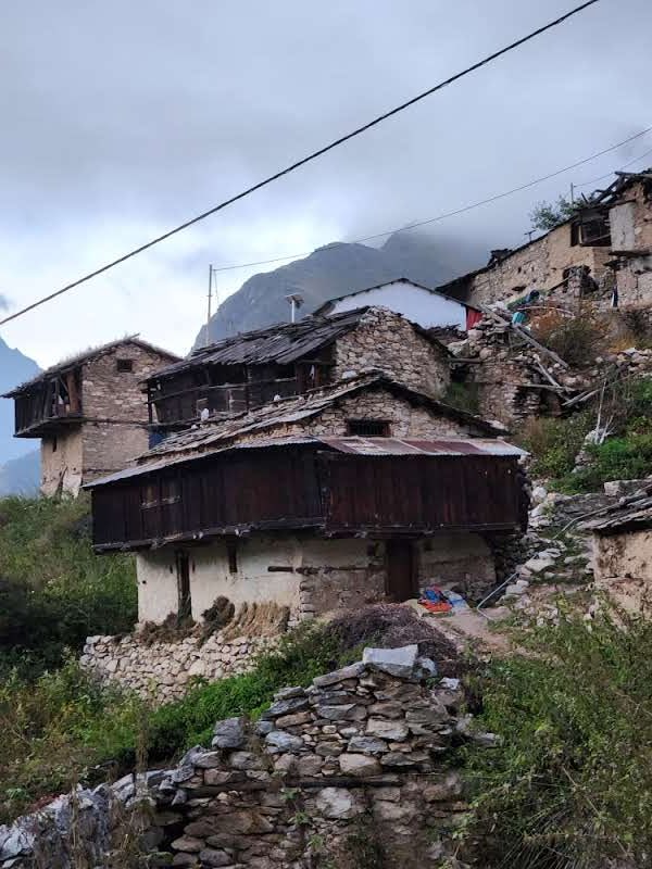 mountain_trex's tweet photo. Bara bangal trek https://t.co/gH9XwSfhHW