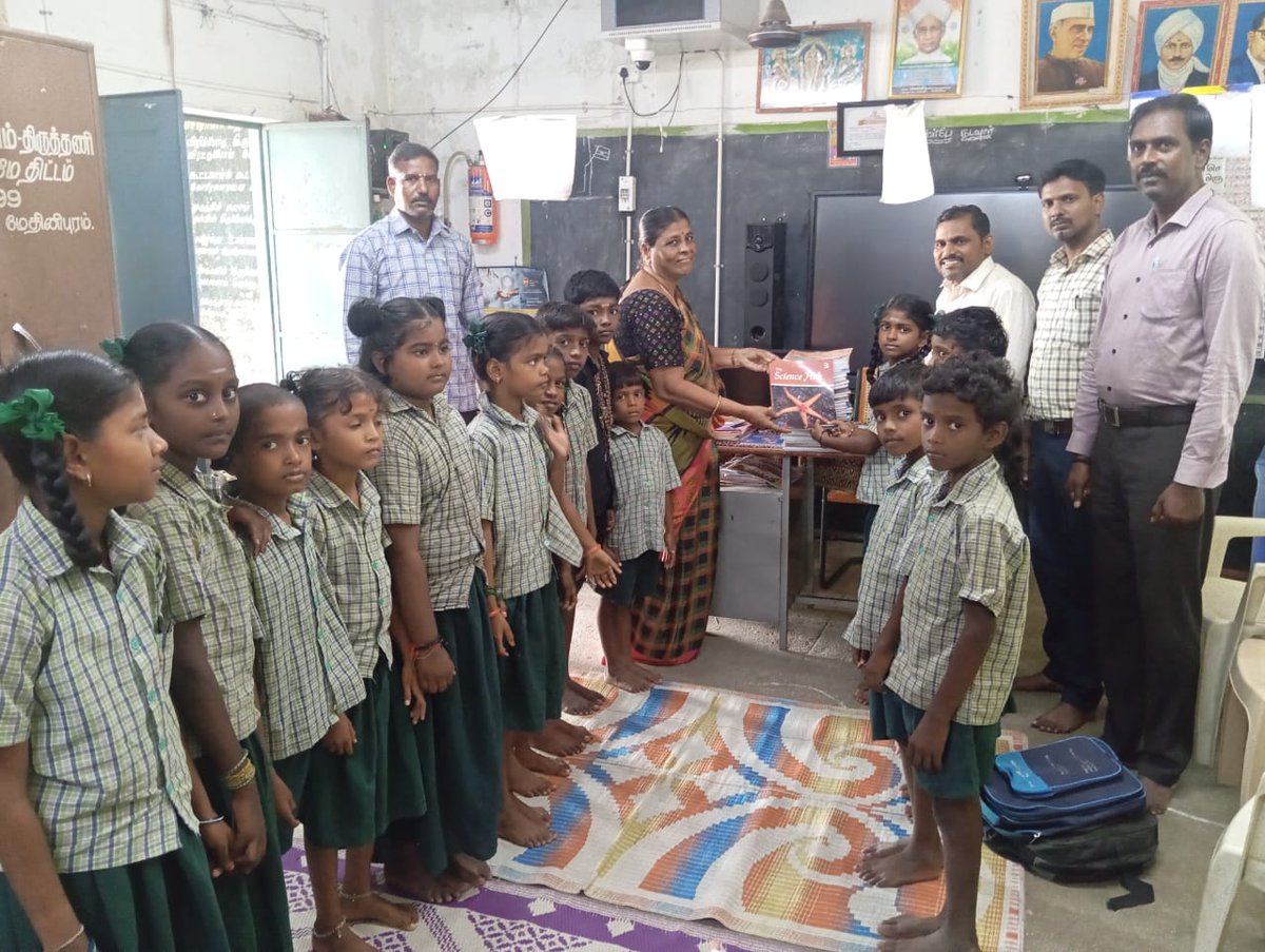 NSSGRT1TVLR's tweet image. GRT COE proudly conducted a meaningful Library Book Donation Programme on 19th November 2025 at the Government Panchayath Union Primary School Methinipuram #LibraryWeek2025 #BookDonationDrive #GRTCollegeOfEducation #ReadingCulture #GRTCOE #EducationForAll #JoyOfReading #tiruttani