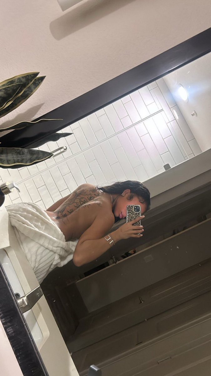 evettavv's tweet image. 