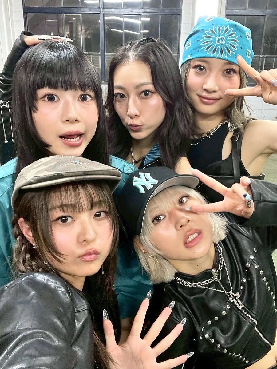 elseemedia's tweet image. [pono_o.3] Instagram 25.11.18

🎧: Bedroom Talk - OFFICIAL HIGE DANDISM

#ELSEE #エルシー #PONO #AKARI #HINA #NANAMI #KARIN