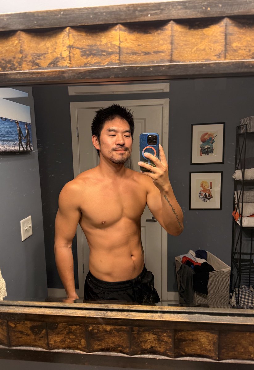 dongdolla's tweet image. Today was my first day back at the gym after a 3 week hiatus. 😪