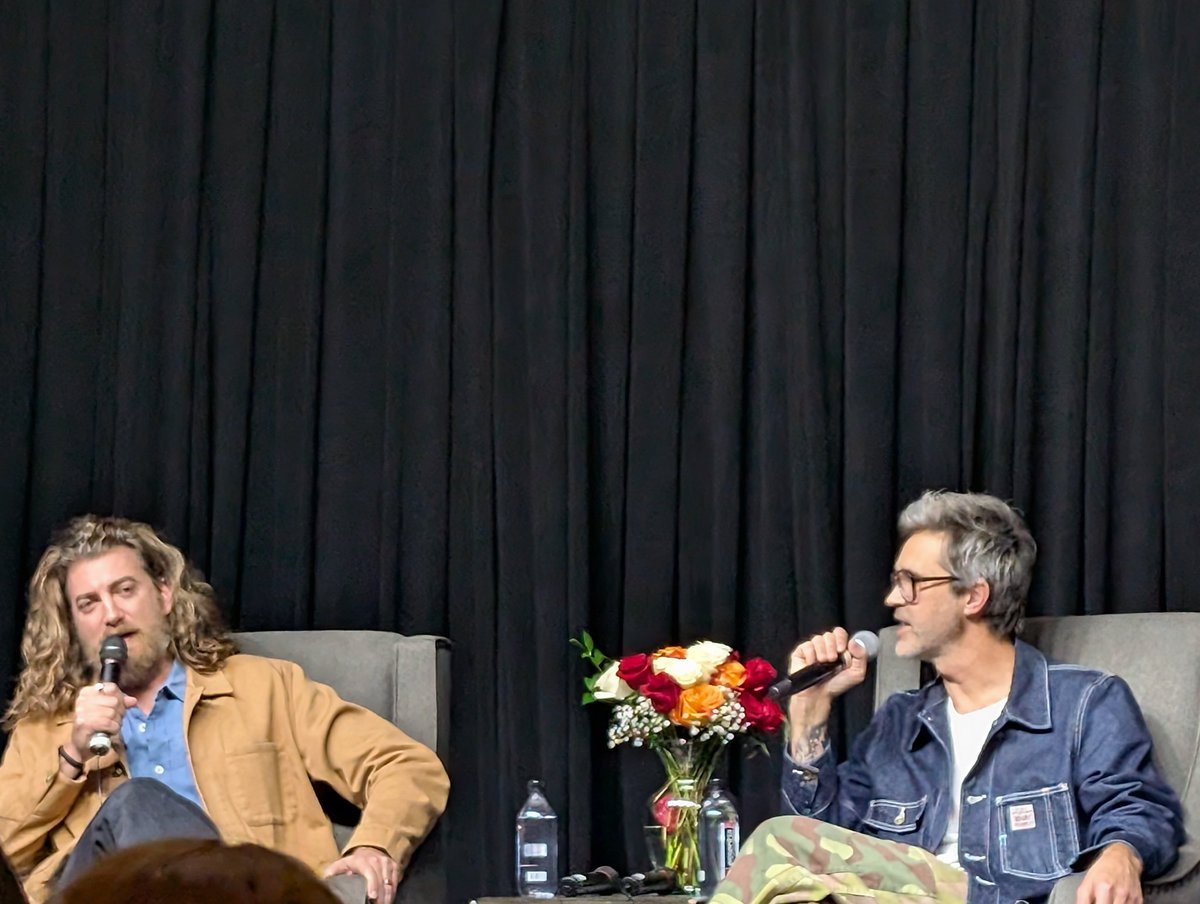 salfish69's tweet image. you guys won&apos;t believe what went down at my university tonight. 

#rhettandlink #gmm #goodmythicalmorning