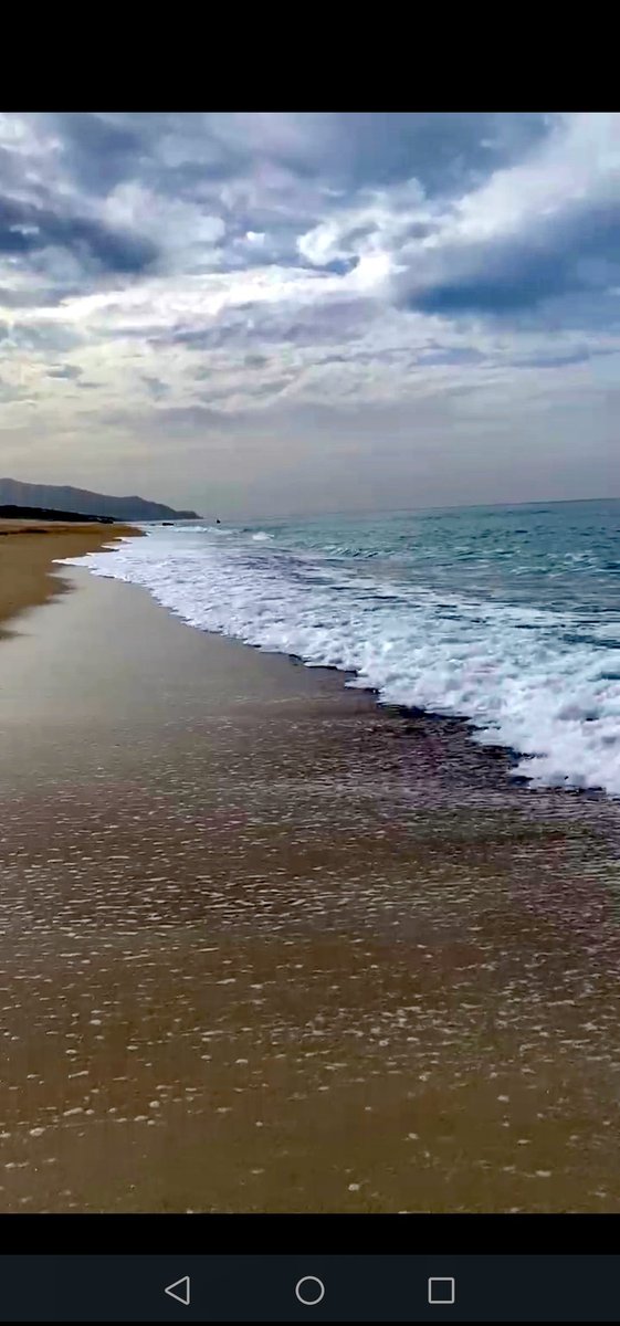 Angela36321094's tweet photo. ... Certe volte vorremo essere ciò che non siamo....
 Ma ciò che siamo è quello che abbiamo deciso di essere....
Ed "essere" è ciò che siamo..... ❤️

#Buongiorno... 🦋
#mare... 💙 https://t.co/X6zd1LwyJg