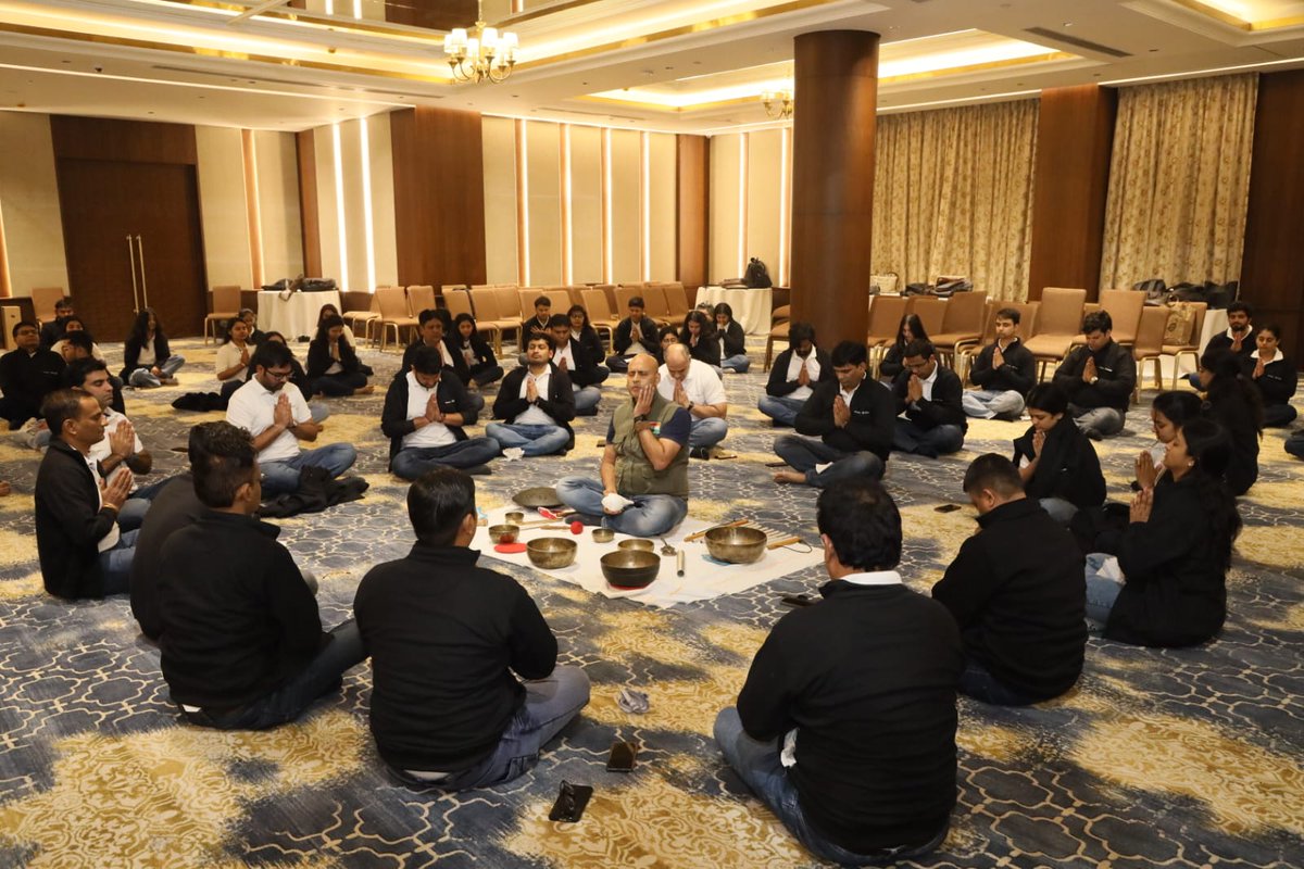 Hindustan_Zinc_'s tweet photo. Arthverse 2.0 brought fin and legal into one frame powered by AI and (fun)damentals. Future focused sessions, tech walkthroughs, open conversations and a little yoga poolside balance made it an #AmaZinc day of learning and collaboration.
#HindustanZinc #HZL #Arthverse #AI https://t.co/bKBYRLI539