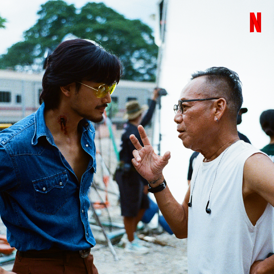 netflixth's tweet photo. Tee Yai on Film 🎞️✨ 
เดอะแก๊งเจอแต่เรื่องเดือดๆ ขนาดนี้ 
แต่ก็ยังเอาความน่ารักมาฝากได้นะ 💕

ป.ล. ‘ตี๋ใหญ่ ฤกษ์ดาวโจร’ ขึ้นอันดับ 1 แล้วนะ ใครยังไม่ได้สัมผัสตำนานจอมโจร ได้เวลาไปเจอกันที่ Netflix เท่านั้นครับ

#ตี๋ใหญ่ฤกษ์ดาวโจร #NetflixTH https://t.co/RMCRhSFLQU