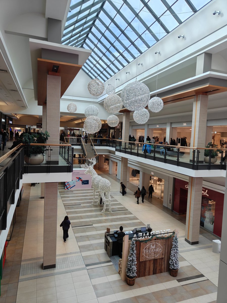 RjeyTech's tweet image. I don&apos;t get the people saying the OnePlus 15 has bad cameras.

This is pretty damn good.