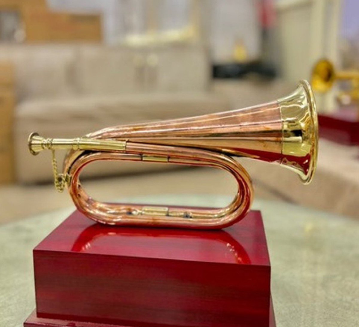 UPSCbasics's tweet image. मेरठ के विश्वप्रसिद्ध वाद्य यंत्र बिगुल को अब आधिकारिक तौर पर जीआई टैग मिल गया है. इस टैग के बाद मेरठ का बिगुल दुनिया भर में अपनी अलग पहचान के साथ जाना जाएगा. बिगुल का निर्माण मेरठ में पहली बार 1885 में जली कोठी में हुआ था #UPSC #upsc2025