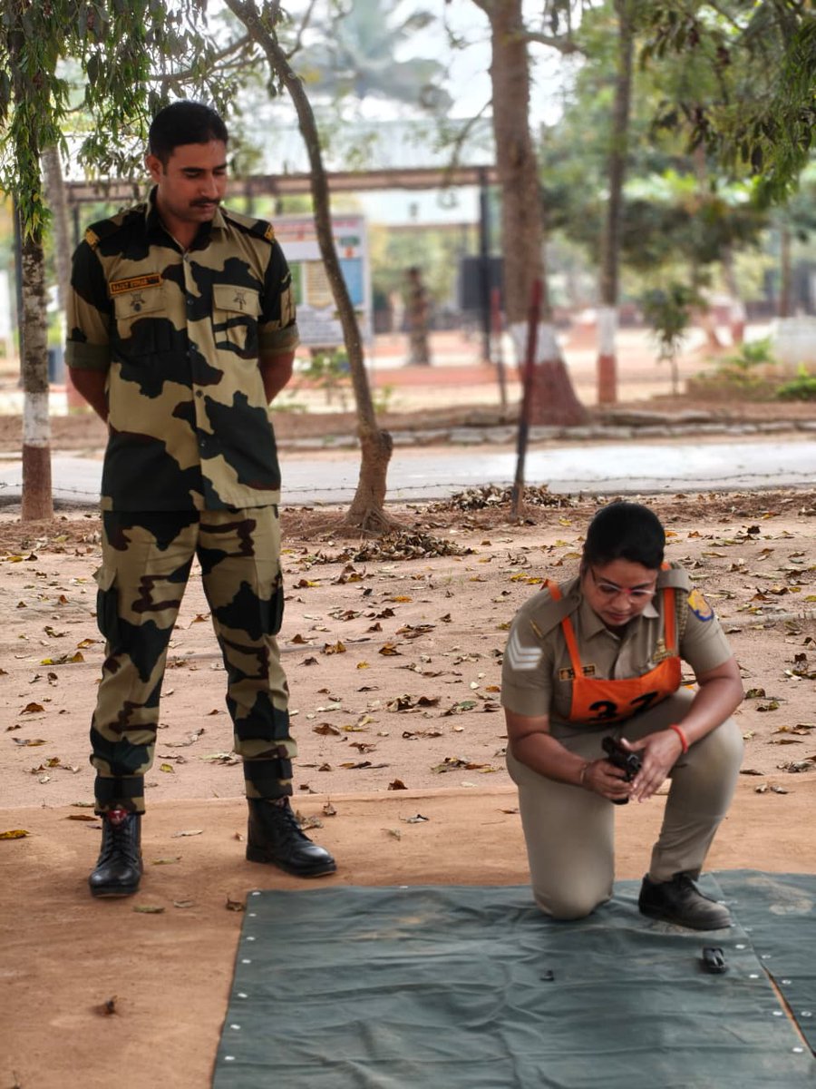 stcbsfbangalore's tweet image. THE #BORDERMAN 
#जीवनपर्यन्तकर्त्तव्य

Training Activities 

सीमा सुरक्षा बल - सर्वदा सतर्क                              

#NationFirst 
#FirstLineOfDefence
@BSF_India
@BSF_ANO_Command