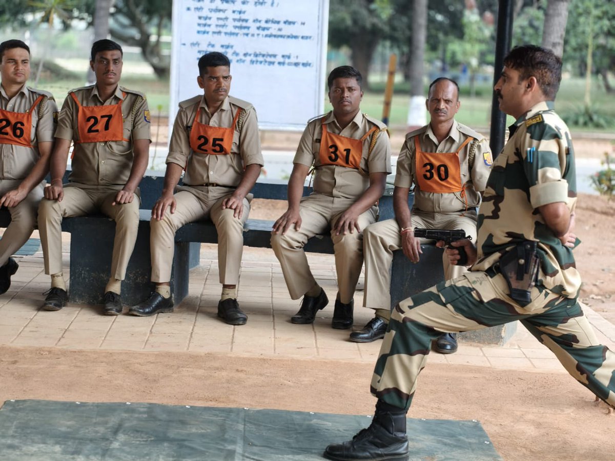 stcbsfbangalore's tweet image. THE #BORDERMAN 
#जीवनपर्यन्तकर्त्तव्य

Training Activities 

सीमा सुरक्षा बल - सर्वदा सतर्क                              

#NationFirst 
#FirstLineOfDefence
@BSF_India
@BSF_ANO_Command
