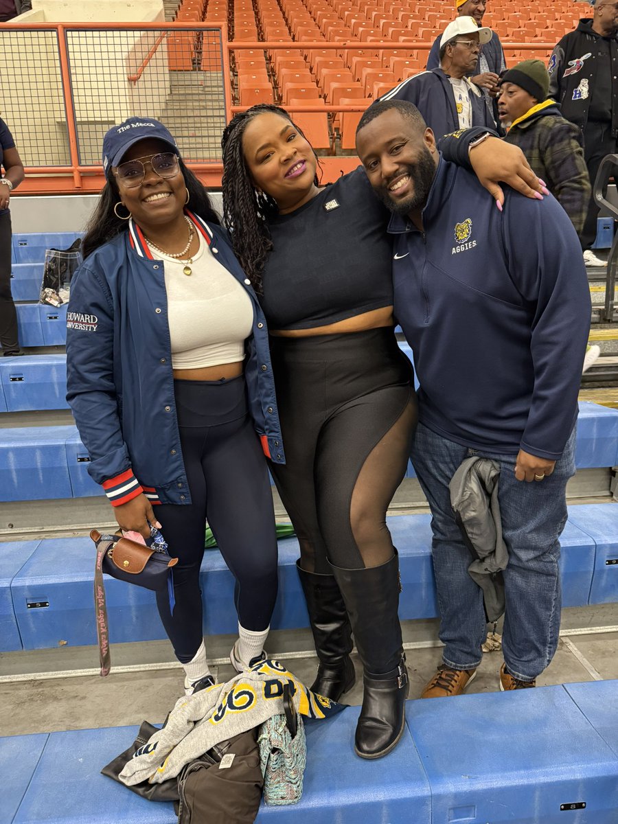 erlee0217's tweet image. Two of my favorite Aggies! 

Love yewww, @PlusModelEricaP 💕💚