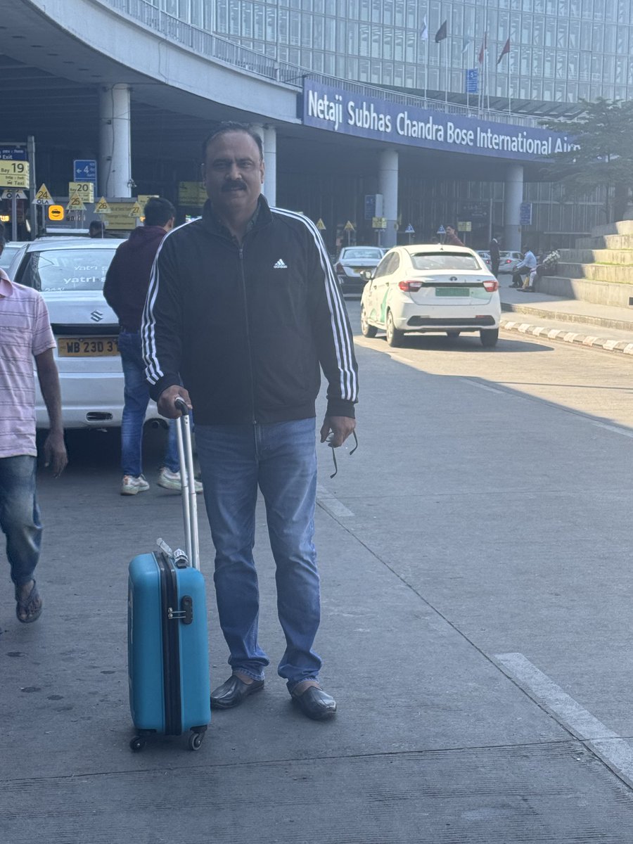 rajeevranjanMKH's tweet image. ‘वो लोग बहुत ख़ुशक़िस्मत थे                                 जो इश्क को काम समझते थे                                 या काम से आशिकी करते थे’                               बिहार में तो SIR मेरे समझ से चुनाव का मुद्दा न बन सका पर बंगाल में ? यही जानने अब कुछ दिन बिताएँगे बंगाल मे