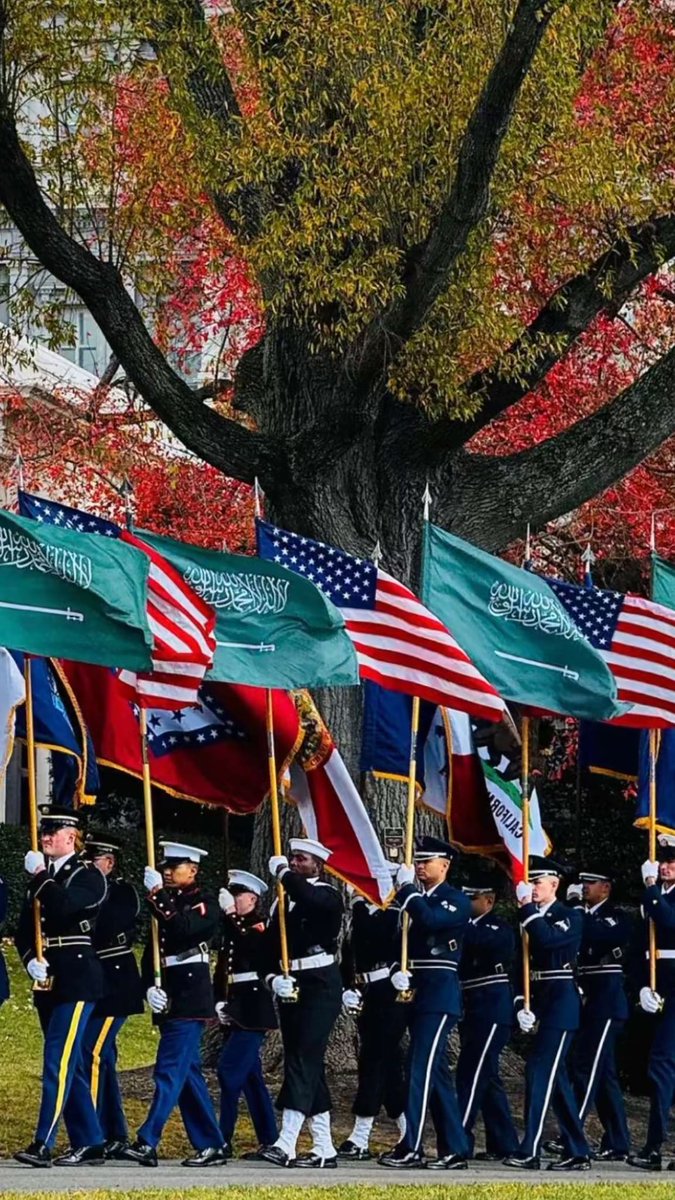 صور معبرة لزيارة سمو سيدي #ولي_العهد_الأمير_محمد_بن_سلمان لواشنطن تعكس حضور المملكة الريادي وثقلها الدولي، حفظ الله سموّه في حلّه وترحاله، وبارك جهوده لما فيه خير الوطن 🇸🇦🇸🇦