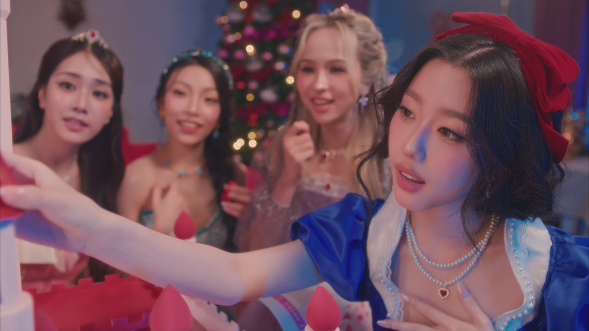 CpnLife's tweet image. ซูมความสวยสโนว์อ๊ะ 🪄❤️

#CentralPattanax4EVE
#เที่ยวดิสนีย์ที่เซ็นทรัล
#TheMagicalStarsAtCentral
#CentralPattana #เซ็นทรัลพัฒนา
#Aheye4EVE #Jorin4EVE #Punch4EVE #Fai4EVE #Hannah4EVE #Mind4EVE #Taaom4EVE #4EVE