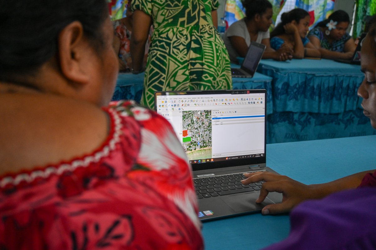 spc_cps's tweet image. On #GISDay2025, we honour the #Kiribati women who are mapping memory-scapes to digitise heritage, inform planning &amp;amp; rewrite their story of resilience. 

GIS isn’t just tech, it’s empowerment. #PGWN #COSPPac @GIZPacific

Read more: bit.ly/3K57uSl
