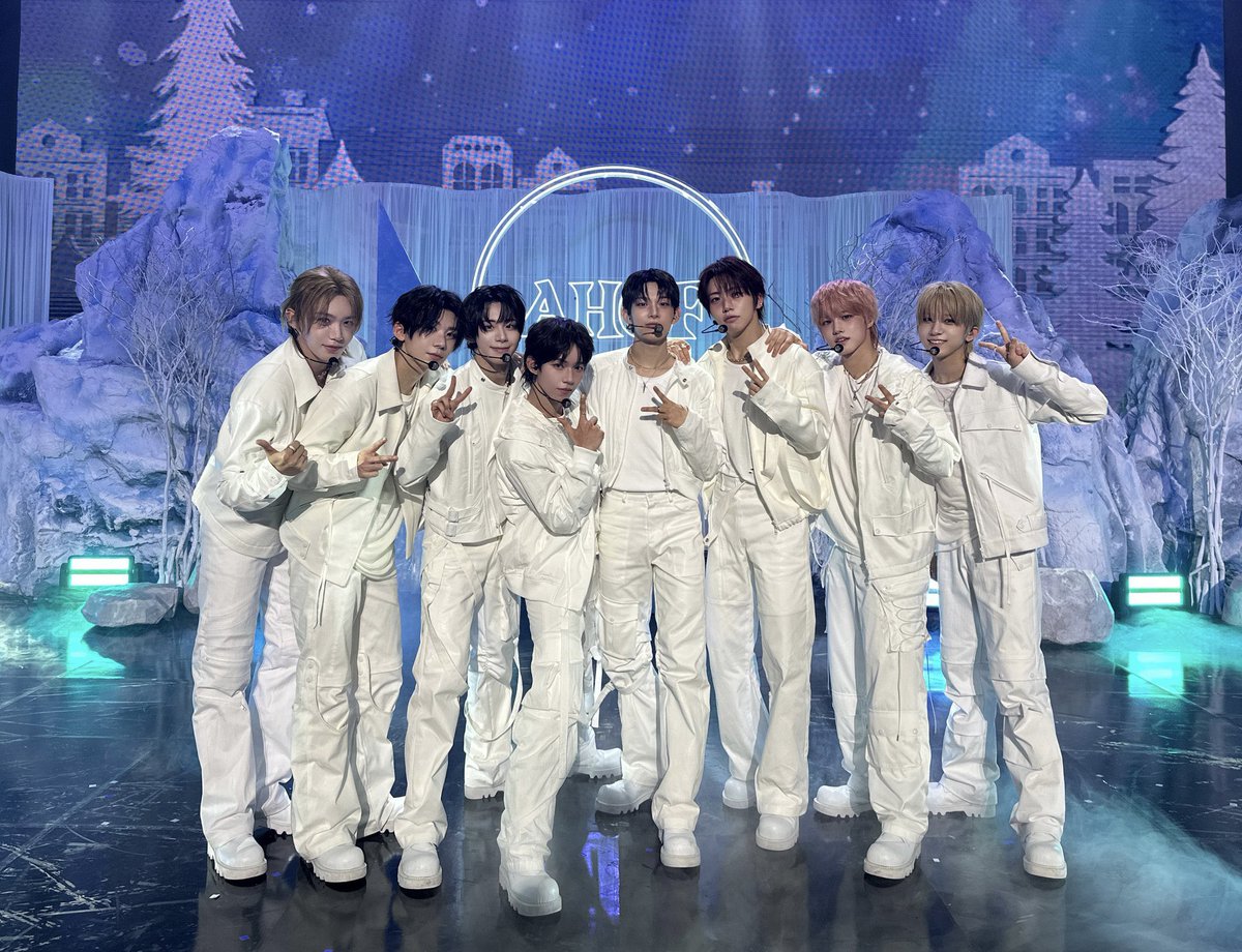 ahofpopbase's tweet photo. AHOF announces 1st FAN-CON <AHOFOHA : All time Heartfelt Only FOHA> in South Korea on January 3-4, 2026. https://t.co/xwoMpRFMLs