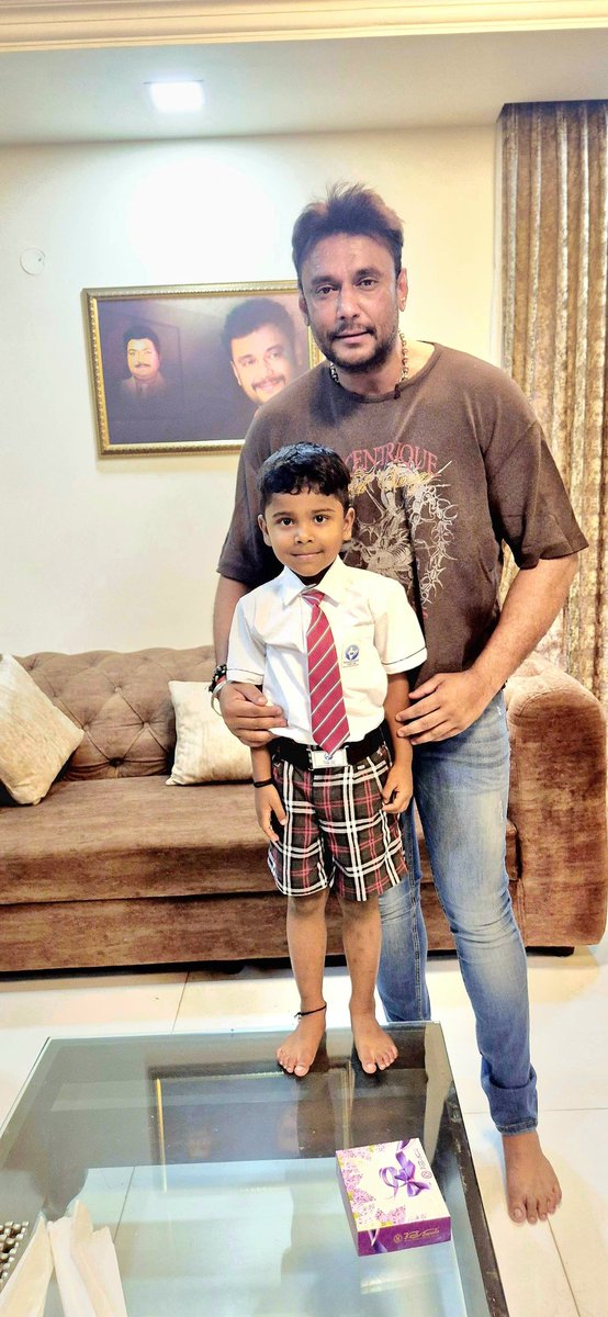 ThoogudeepaViji's tweet image. ನನ್ನ ಮುದ್ದು ಕಂದಮ್ಮನಿಗೆ ಹುಟ್ಟುಹಬ್ಬದ ಶುಭಾಶಯಗಳು 🎂❤️
Happy Birthday My Little Prince Jeeva👑❤️

#HappyBirthday #Jeeva #DBoss𓃰 #DBossForever #BossOfSandalwood #TheDevil