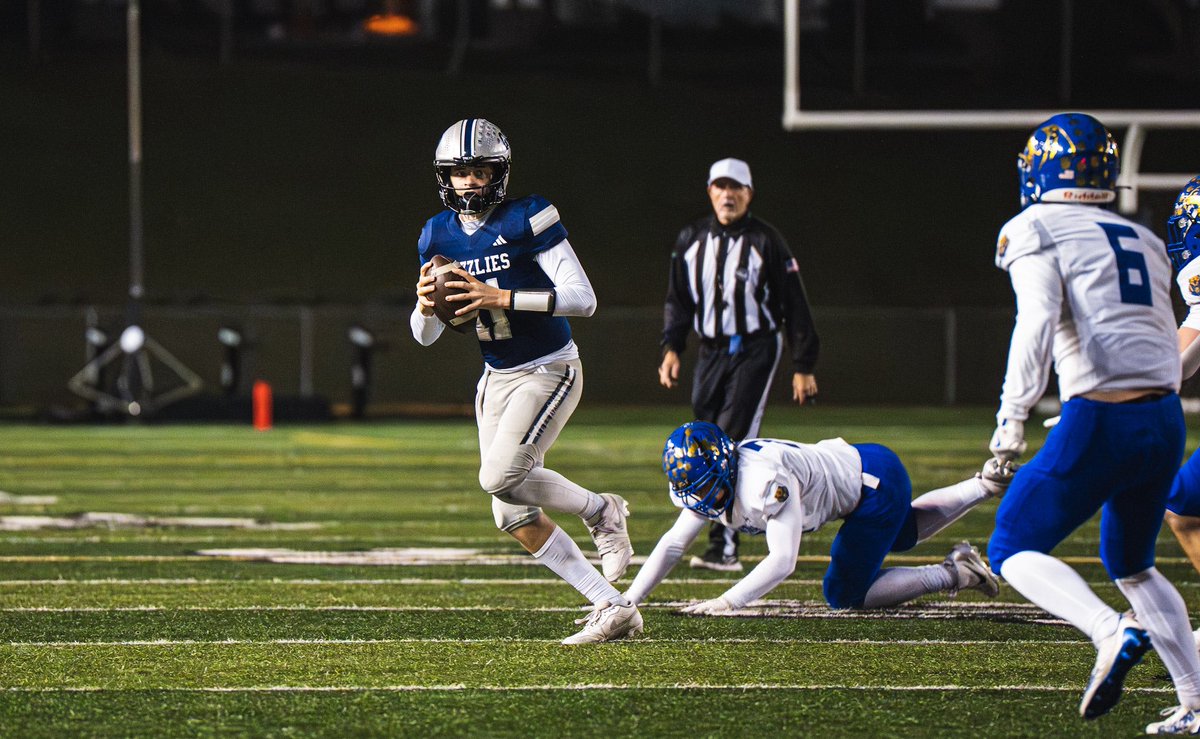 Blessed to receive 2nd team all conference quarterback🙏🏽 <a href="/shanedKeck/">Coach Shane Keck</a> <a href="/B_Haugh/">Coach Brandon Haugh</a> <a href="/Trainervelle/">Lavelle Durant</a> <a href="/michaelbumpus5/">Michael Bumpus</a> <a href="/J_Thompson15/">John Thompson</a> <a href="/BrandonHuffman/">Brandon Huffman</a>