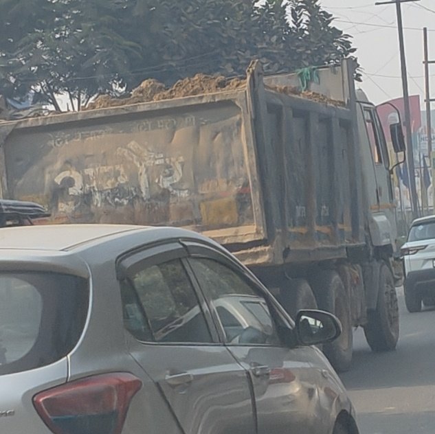 kapsology's tweet image. Under GRAP 3,  transport of construction materials  for example sand, bricks etc is prohibited.

Every day, you can see the rules are openly flaunted.

No one gives a damn and India will remain a polluted country forever due to corruption. 

@Gzbtrafficpol @Uppolice