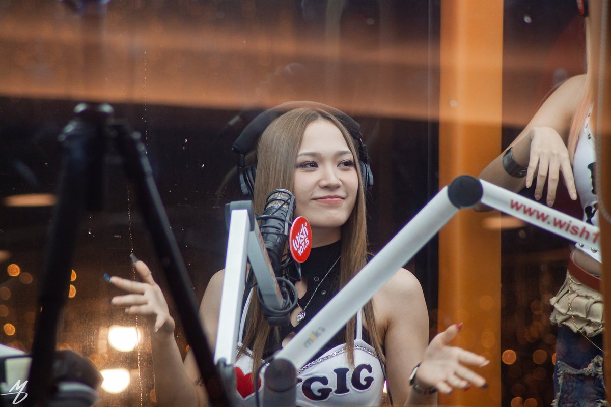 ItsEmmeyyyy's tweet image. 111725 | | YGIG Wish Bus

📸YGIG Jewel
📍Estancia, Capitol Commons  

#YGIGWishBusComeback 
#YGIG #JEWEL @ygig_official 
@jool_looj