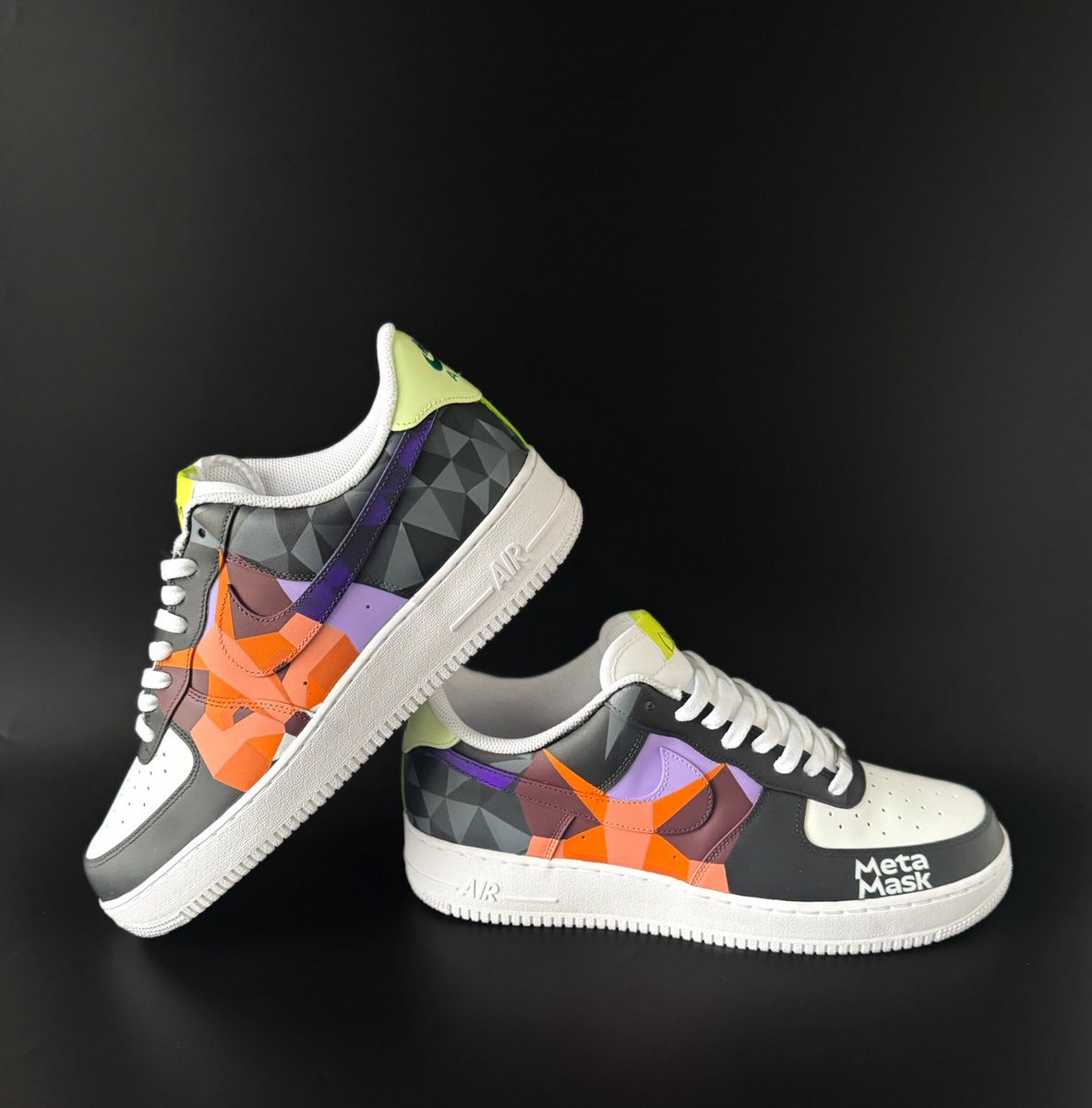 FRESHESTKICKS.ETH 👟 tweet media