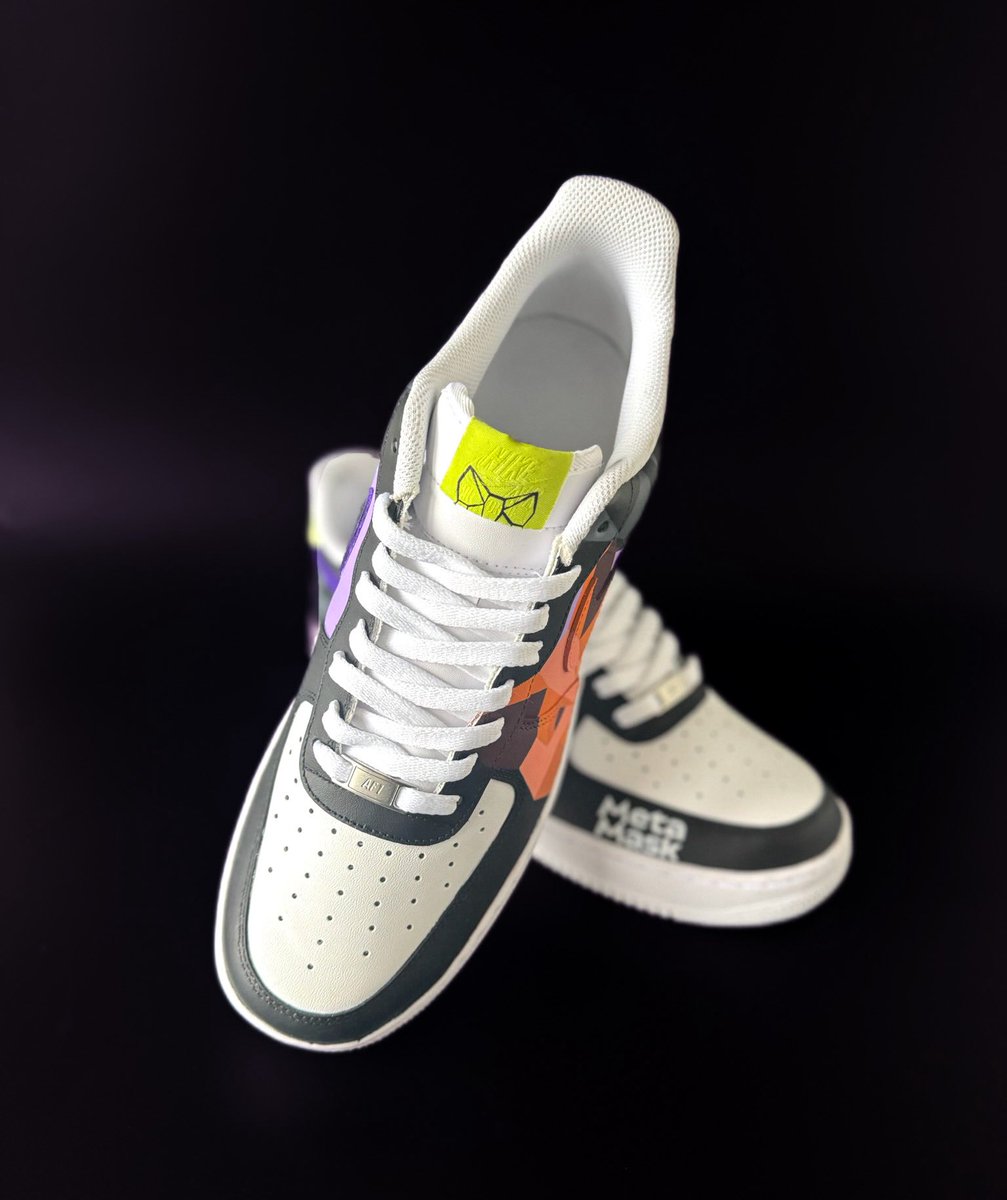 FRESHESTKICKS.ETH 👟 tweet media